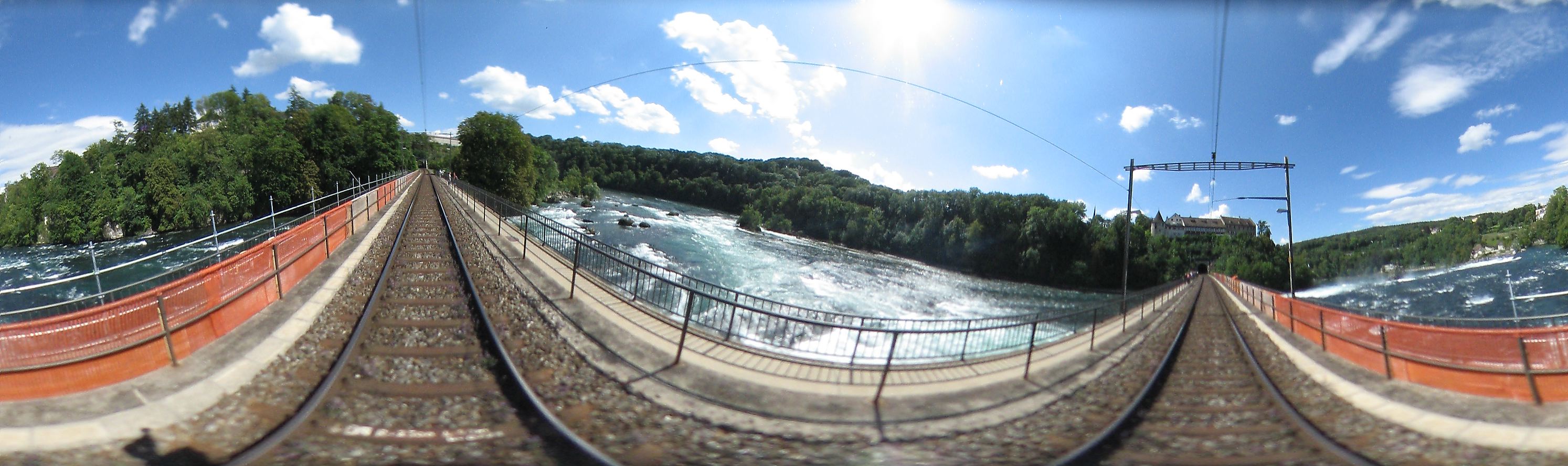 Auf der Rheinfall SBB Brücke, 25. August 2006