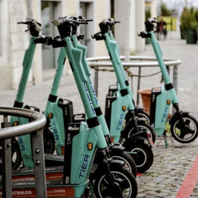 thumbnail Minty green scooters in Neuhausen