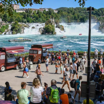 thumbnail Pickpockets operate at the rheinfalls