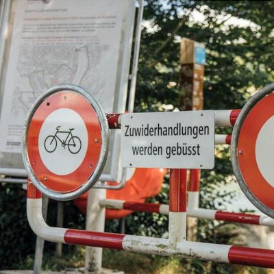 thumbnail Bikers ignore cycling ban