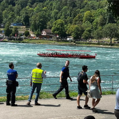 thumbnail Search for a person at the rheinfalls