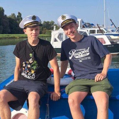 thumbnail With a small boat from Dachsen to Rotterdam 