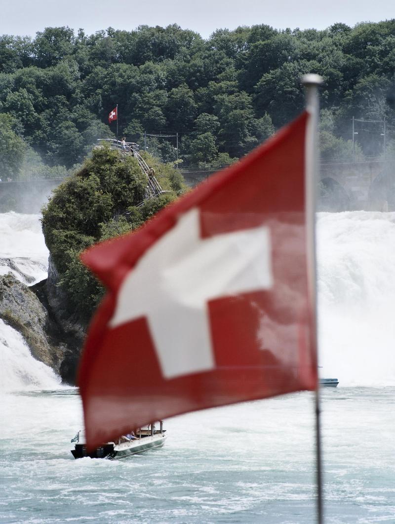 Der Rheinfall ist mit über einer Million Besuchern pro Jahr eine der touristischen Hauptattraktionen der Schweiz. (Foto Michael Lio)
